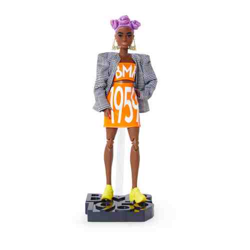 Кукла Mattel Barbie темнокожая в оранжевом платье и сером пиджаке арт. 3481922